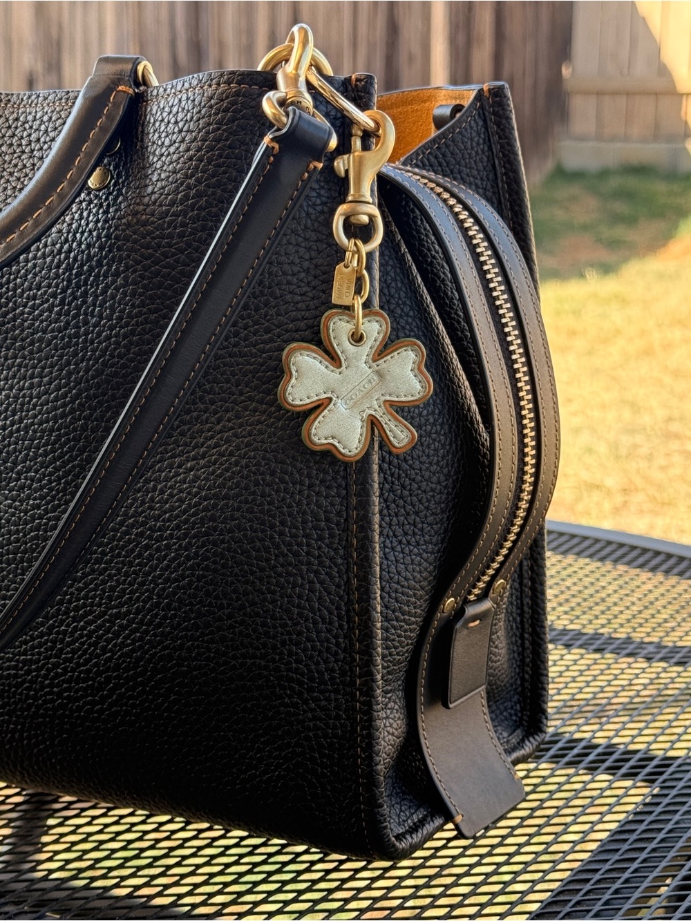 Coach Leather Lucky 4 Leaf Clover St Patrick Keychain Dog Leash Clasp Bag Charm - Picture 2 of 2